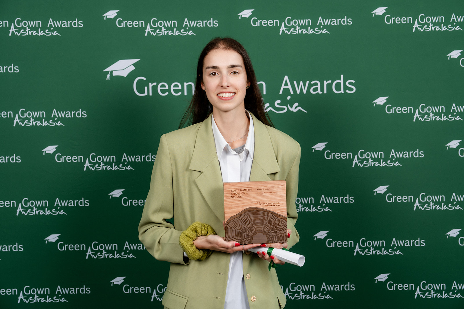By empowering students and staff to take practical sustainability actions, Adele Roeder demonstrated how grassroots leadership can drive lasting cultural change across the University community.